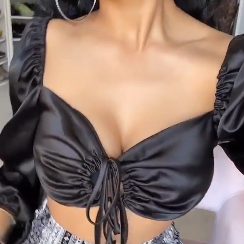 FASHION NOVA CROP TOP